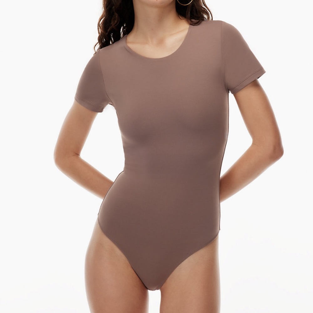 NWT Aritzia Contour Crew Bodysuit in Deep Taupe Size S